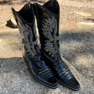 Matisse shiny black leather boots